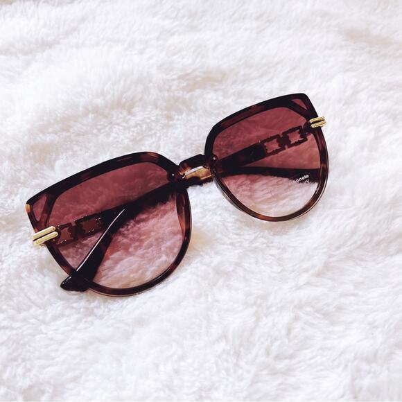 Liana Tortoise Brown Sleek Sunglasses - Picture 4 of 11